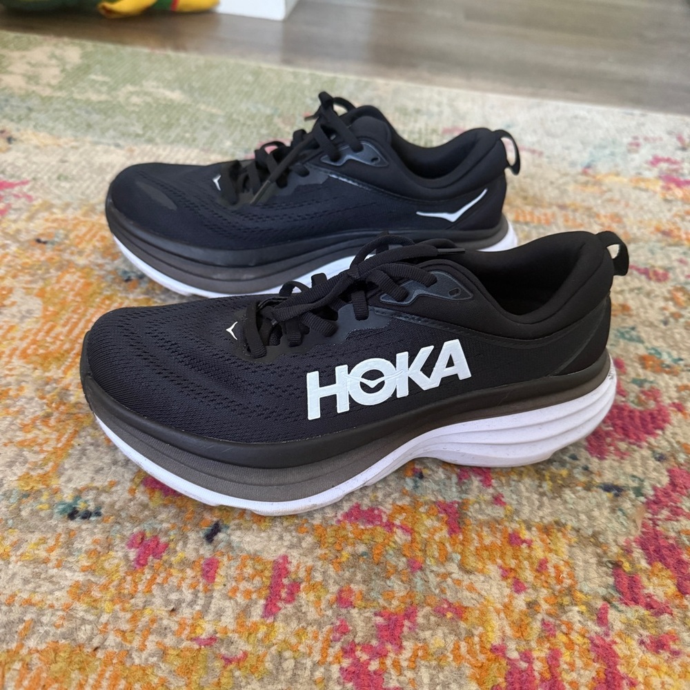 Hoka Black Bondi 8